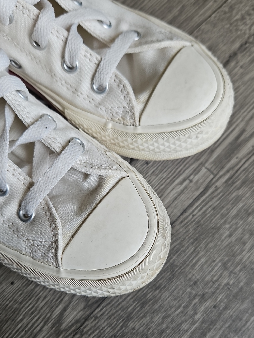 4/$20 Converse Chuck Taylor All Star Hearts Embroidered High Tops - Size 3 - Picture 8 of 10